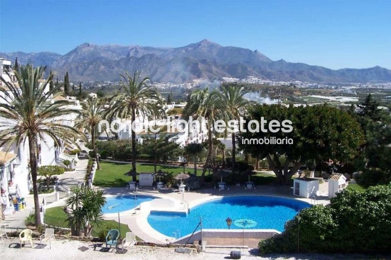 2 bedroom Semi-detached Villa for rent in Nerja with pool - € 1,200 (Ref: 9699913)
