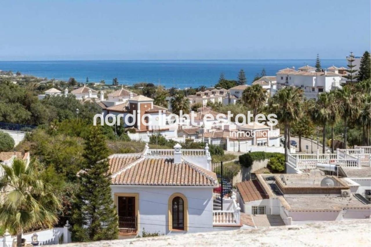 2 bedroom Semi-detached Villa for rent in Nerja with pool - € 1,200 (Ref: 9699913)