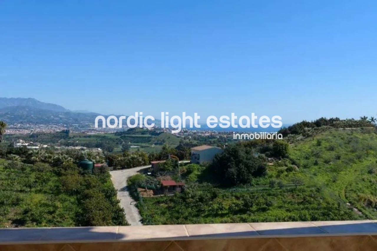 5 soverom Villa til salgs i Almayate med svømmebasseng garasje - € 799 000 (Ref: 9720357)