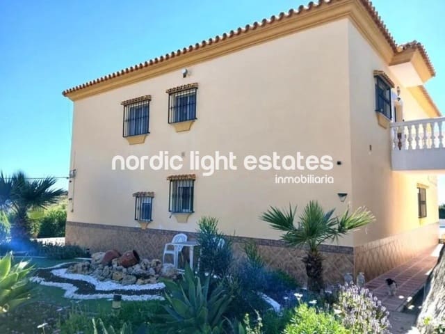 5 soverom Villa til salgs i Almayate, Vélez-Málaga med svømmebasseng garasje - € 799 000 (Ref: 9720357)