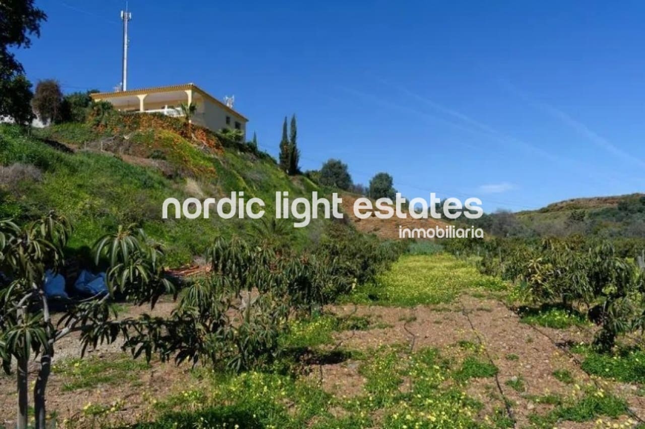 5 soverom Villa til salgs i Almayate med svømmebasseng garasje - € 799 000 (Ref: 9720357)