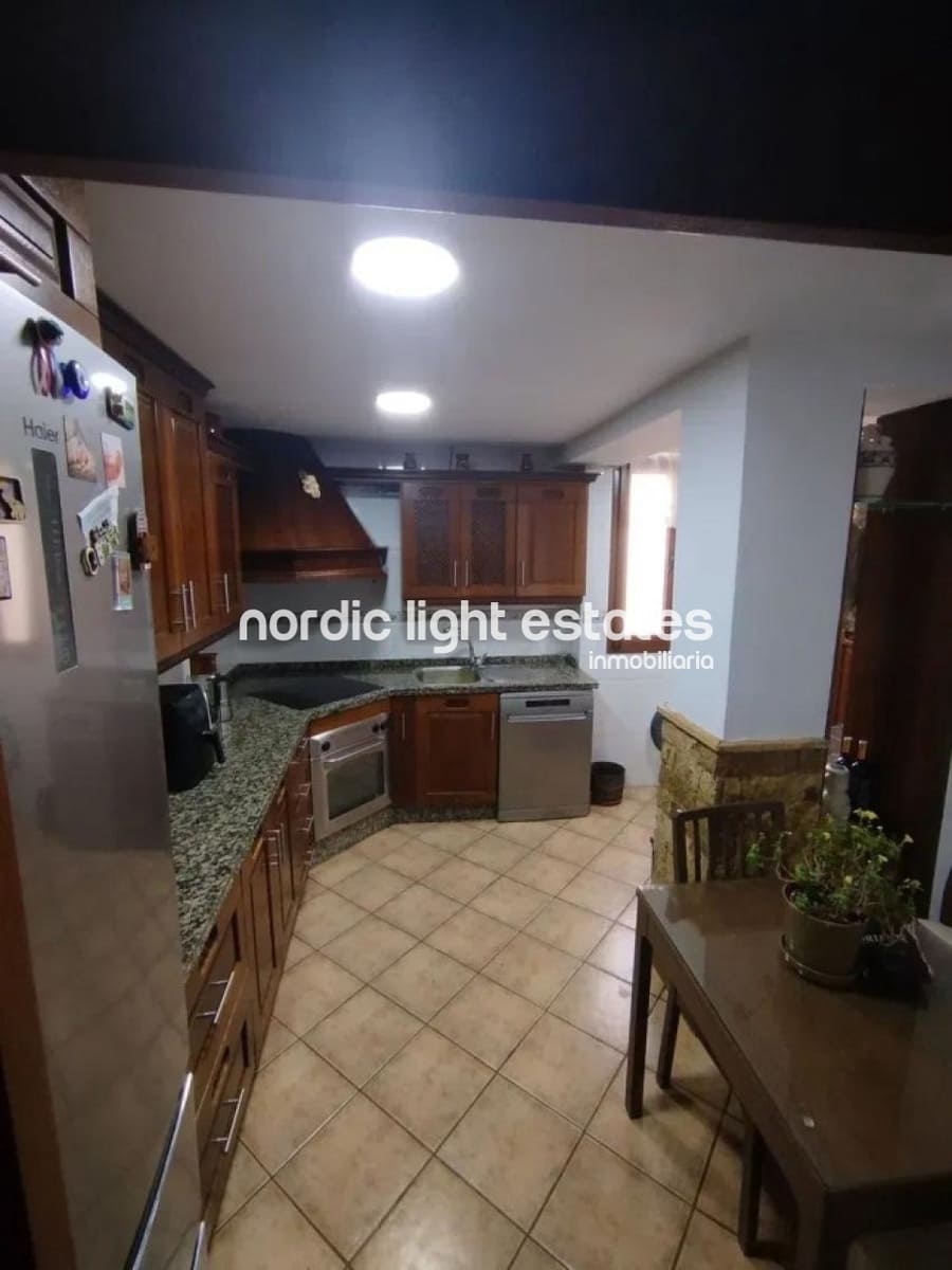 4 Zimmer Wohnung zu verkaufen in Malaga Stadt mit Pool Garage - 425.000 € (Ref: 9720517)