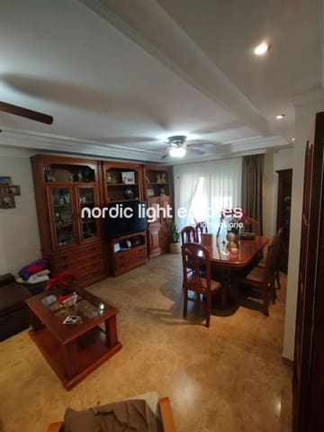 4 Zimmer Wohnung zu verkaufen in Málaga Stadt mit Pool Garage - 425.000 € (Ref: 9720517)