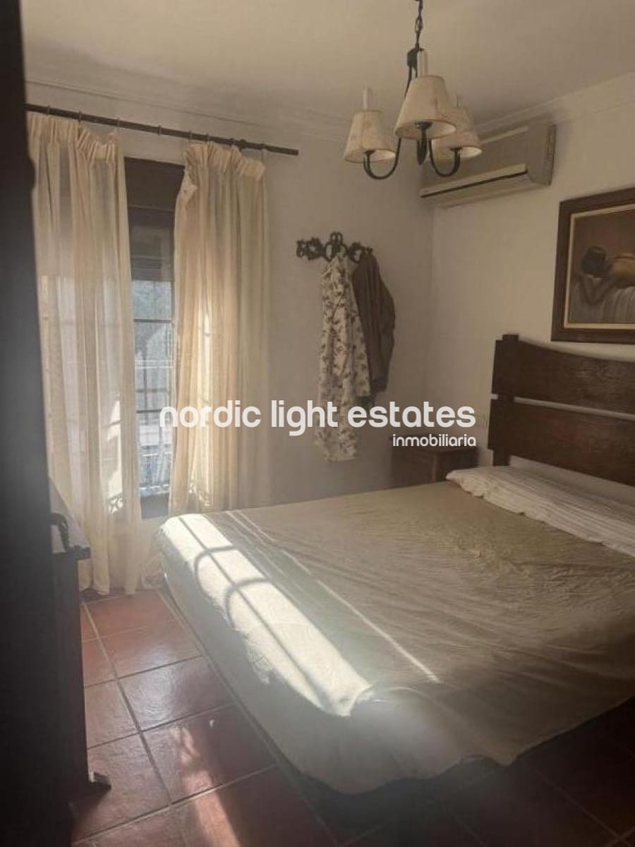 4 bedroom Villa for sale in Caleta de Velez with pool garage - € 650,000 (Ref: 9723573)