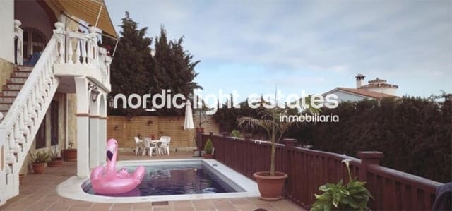 4 soveværelse Villa til salg i Caleta de Vélez, Vélez-Málaga med swimmingpool garage - € 650.000 (Ref: 9723573)