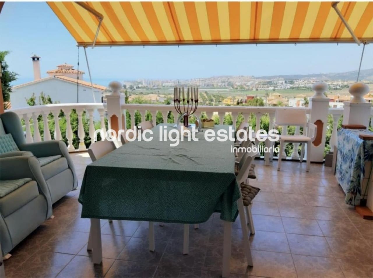 4 bedroom Villa for sale in Caleta de Velez with pool garage - € 650,000 (Ref: 9723573)