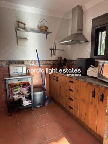 4 soveværelse Villa til salg i Caleta de Vélez, Vélez-Málaga med swimmingpool garage - € 650.000 (Ref: 9723573)