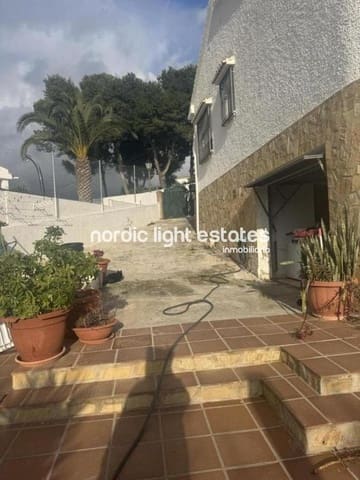 4 soveværelse Villa til salg i Caleta de Vélez, Vélez-Málaga med swimmingpool garage - € 650.000 (Ref: 9723573)