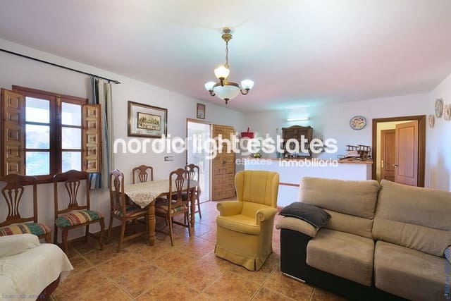 3 soverom Finca/Herregård til salgs i Comares med svømmebasseng garasje - € 300 000 (Ref: 9730747)