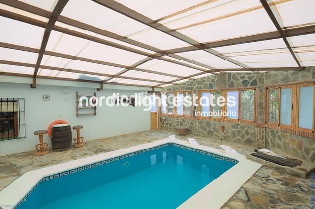 3 soverom Finca/Herregård til salgs i Sayalonga med svømmebasseng garasje - € 390 000 (Ref: 9730865)