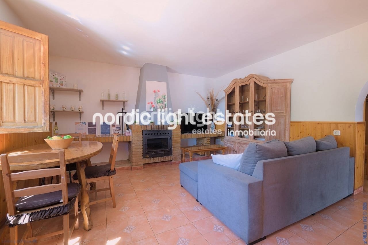 3 Zimmer Finca/Landgut zu verkaufen in Sayalonga mit Pool Garage - 390.000 € (Ref: 9730865)