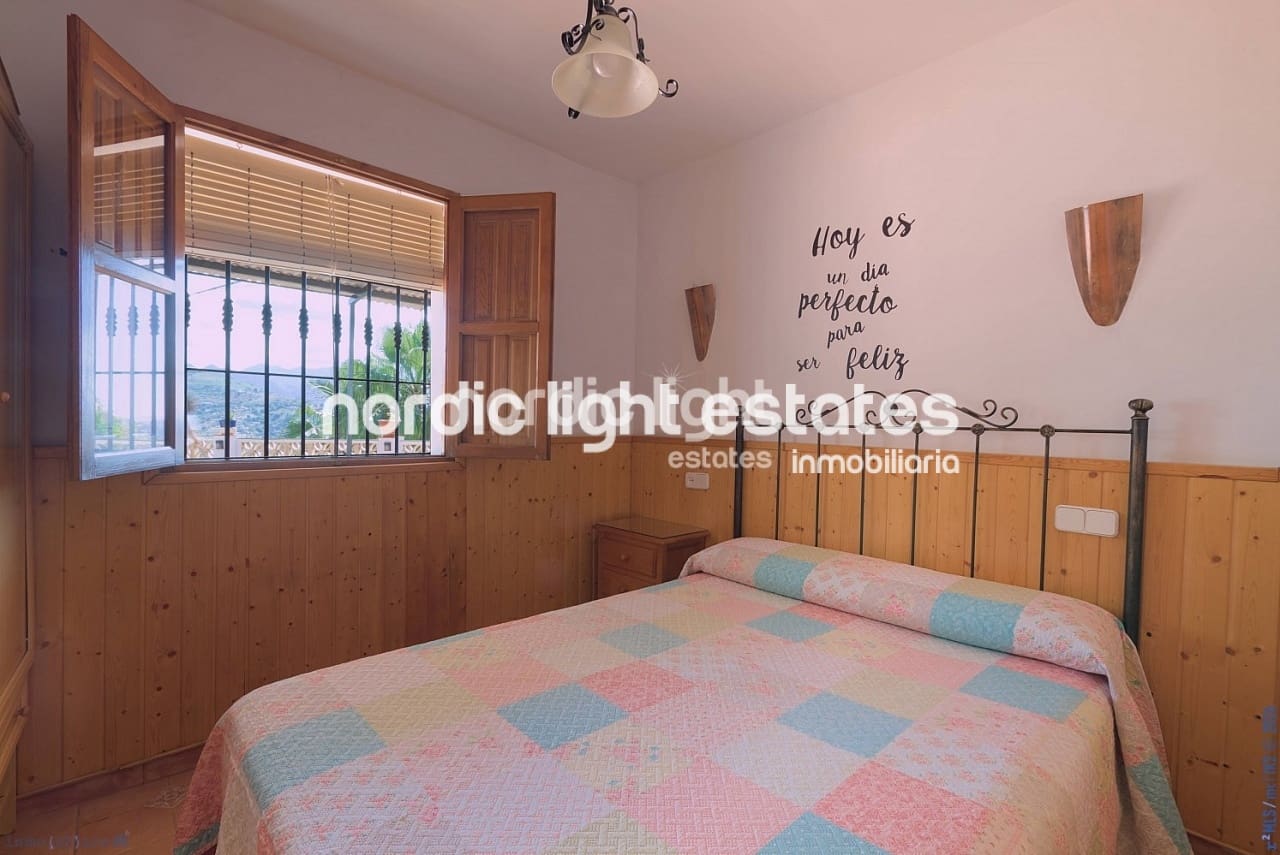 3 Zimmer Finca/Landgut zu verkaufen in Sayalonga mit Pool Garage - 390.000 € (Ref: 9730865)