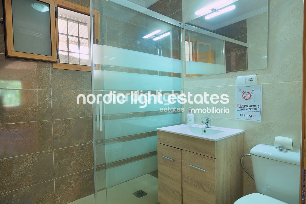 3 Zimmer Finca/Landgut zu verkaufen in Sayalonga mit Pool Garage - 390.000 € (Ref: 9730865)