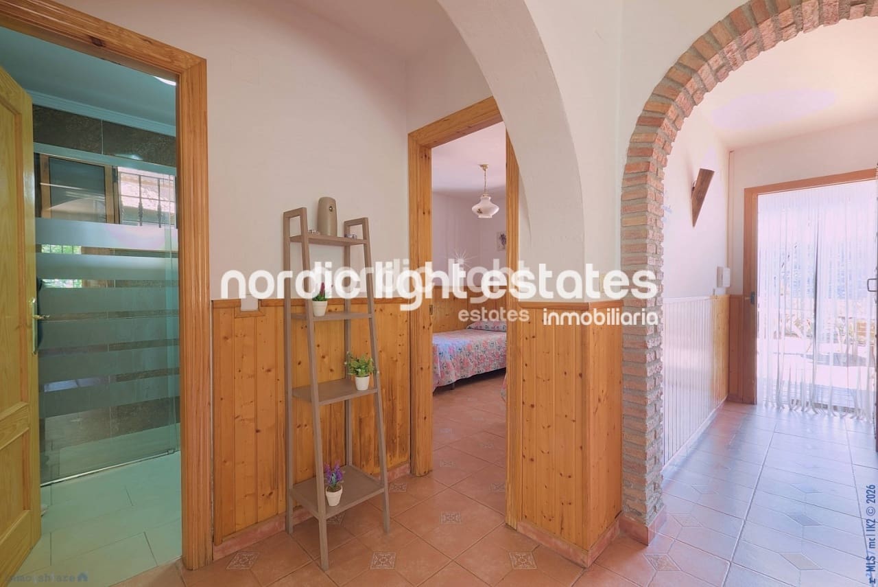 3 Zimmer Finca/Landgut zu verkaufen in Sayalonga mit Pool Garage - 390.000 € (Ref: 9730865)