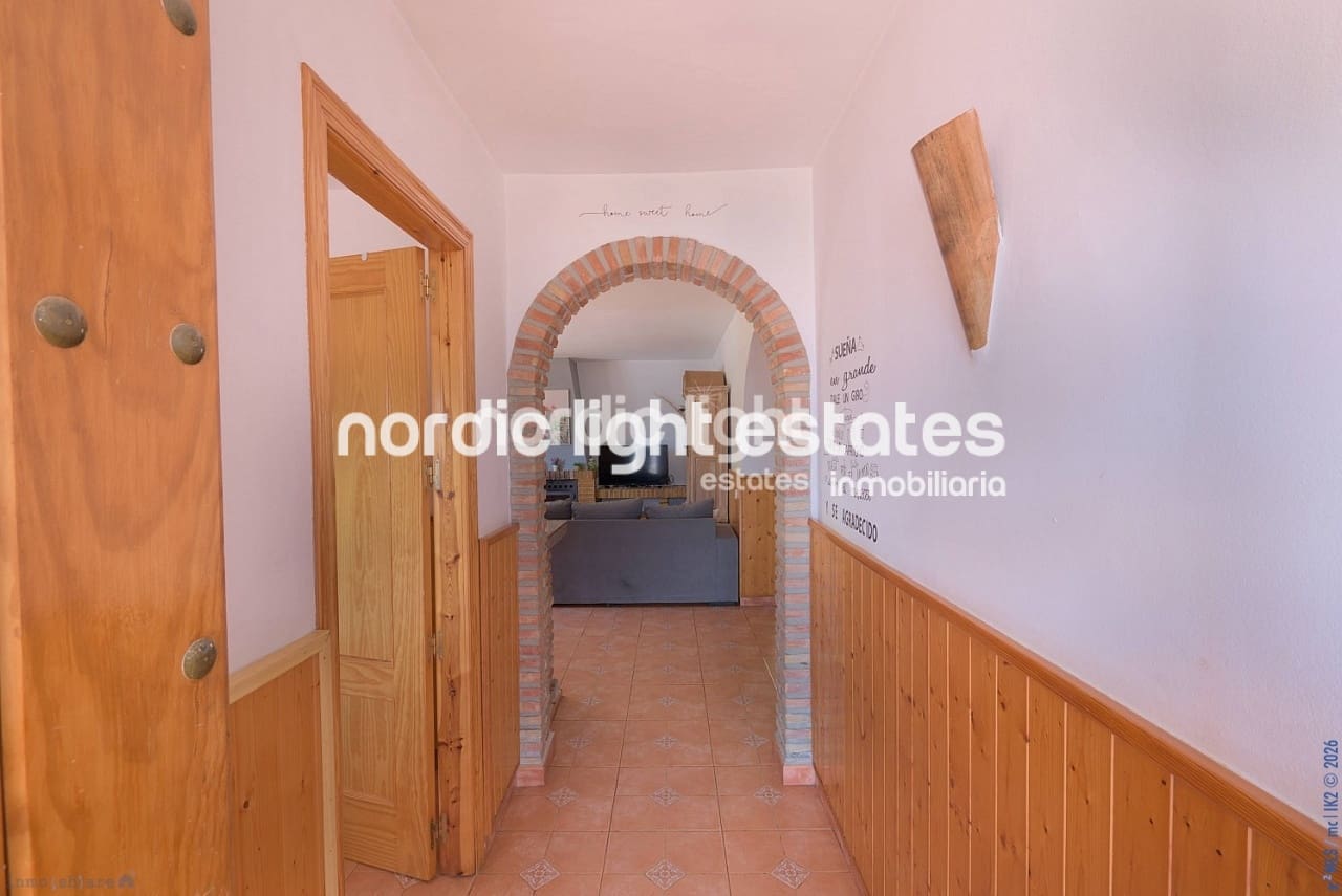 3 Zimmer Finca/Landgut zu verkaufen in Sayalonga mit Pool Garage - 390.000 € (Ref: 9730865)