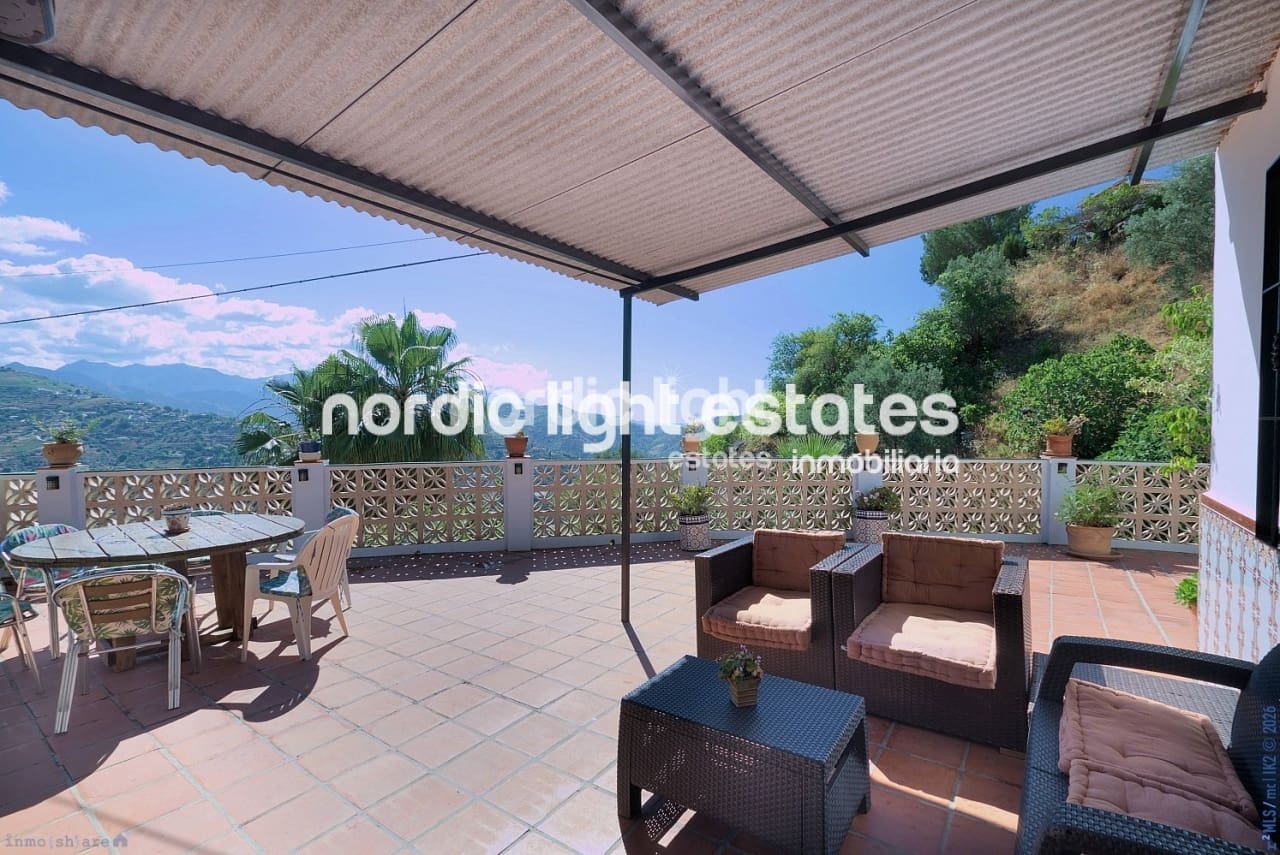 3 Zimmer Finca/Landgut zu verkaufen in Sayalonga mit Pool Garage - 390.000 € (Ref: 9730865)