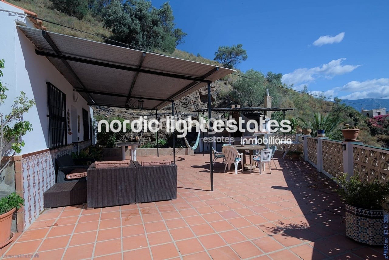 3 Zimmer Finca/Landgut zu verkaufen in Sayalonga mit Pool Garage - 390.000 € (Ref: 9730865)