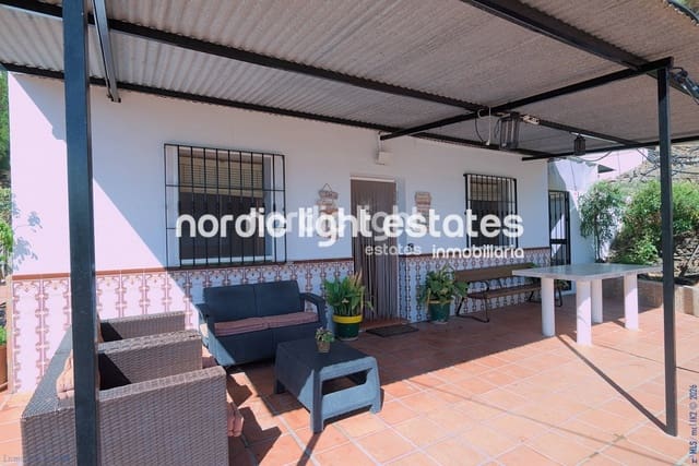 3 soverom Finca/Herregård til salgs i Sayalonga med svømmebasseng garasje - € 390 000 (Ref: 9730865)