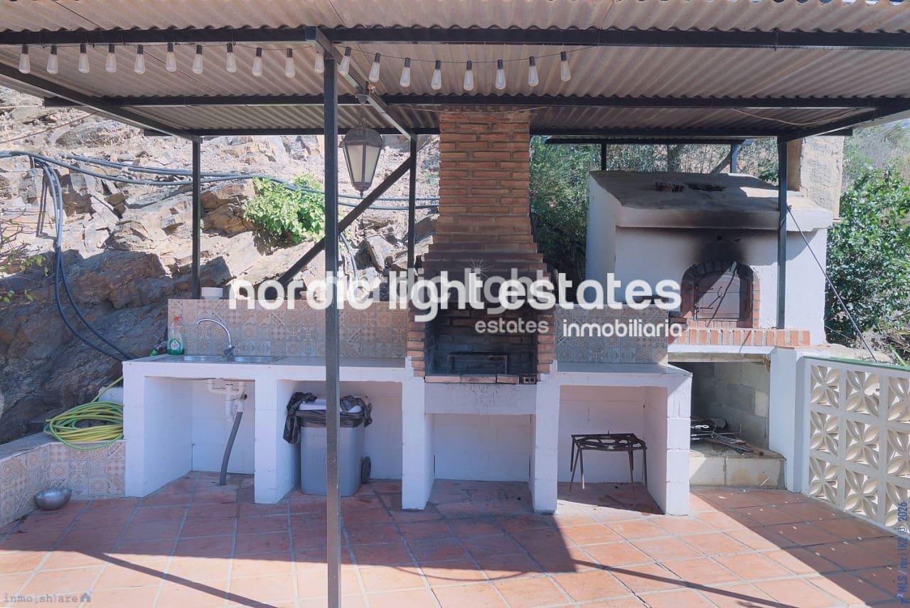 3 Zimmer Finca/Landgut zu verkaufen in Sayalonga mit Pool Garage - 390.000 € (Ref: 9730865)