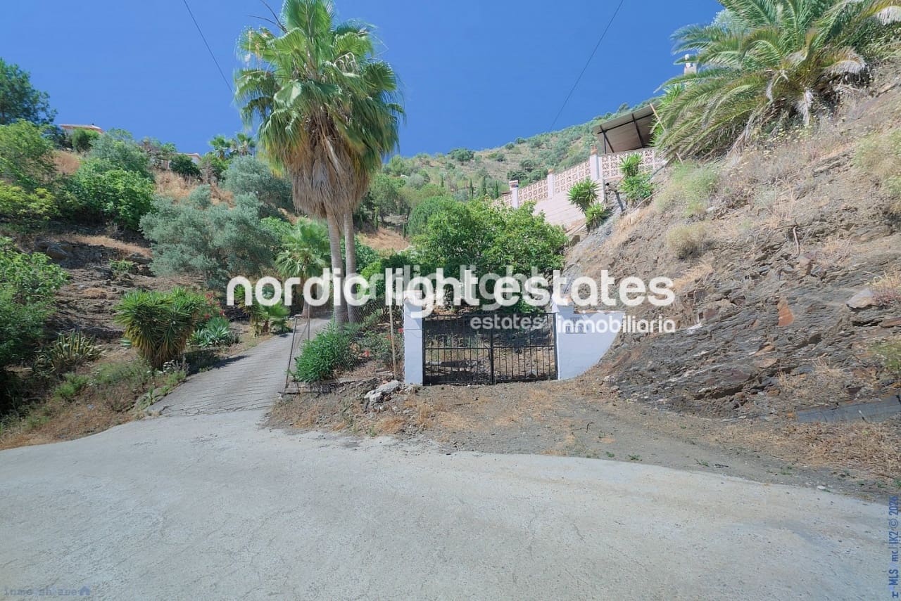 3 Zimmer Finca/Landgut zu verkaufen in Sayalonga mit Pool Garage - 390.000 € (Ref: 9730865)