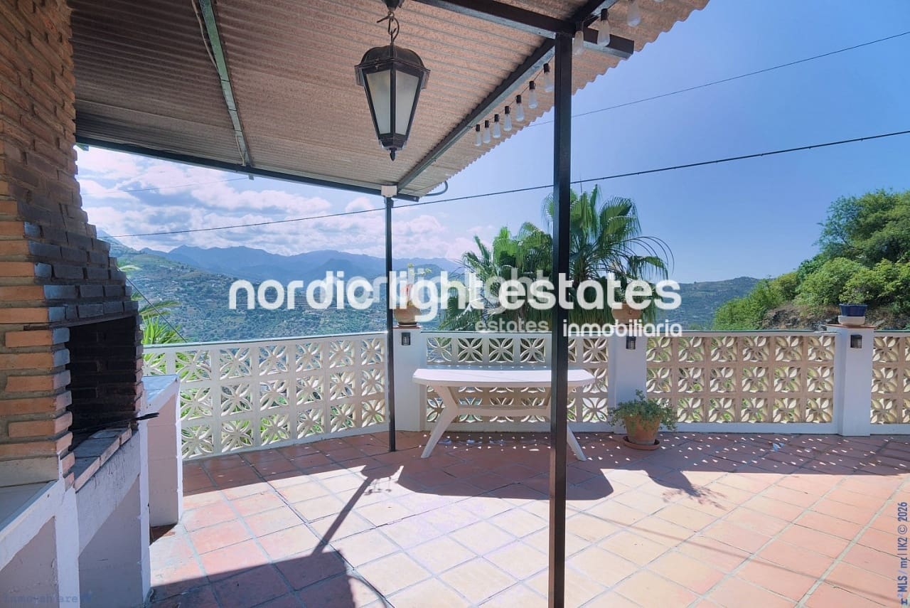 3 Zimmer Finca/Landgut zu verkaufen in Sayalonga mit Pool Garage - 390.000 € (Ref: 9730865)