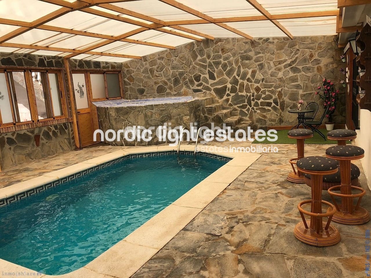 3 Zimmer Finca/Landgut zu verkaufen in Sayalonga mit Pool Garage - 390.000 € (Ref: 9730865)