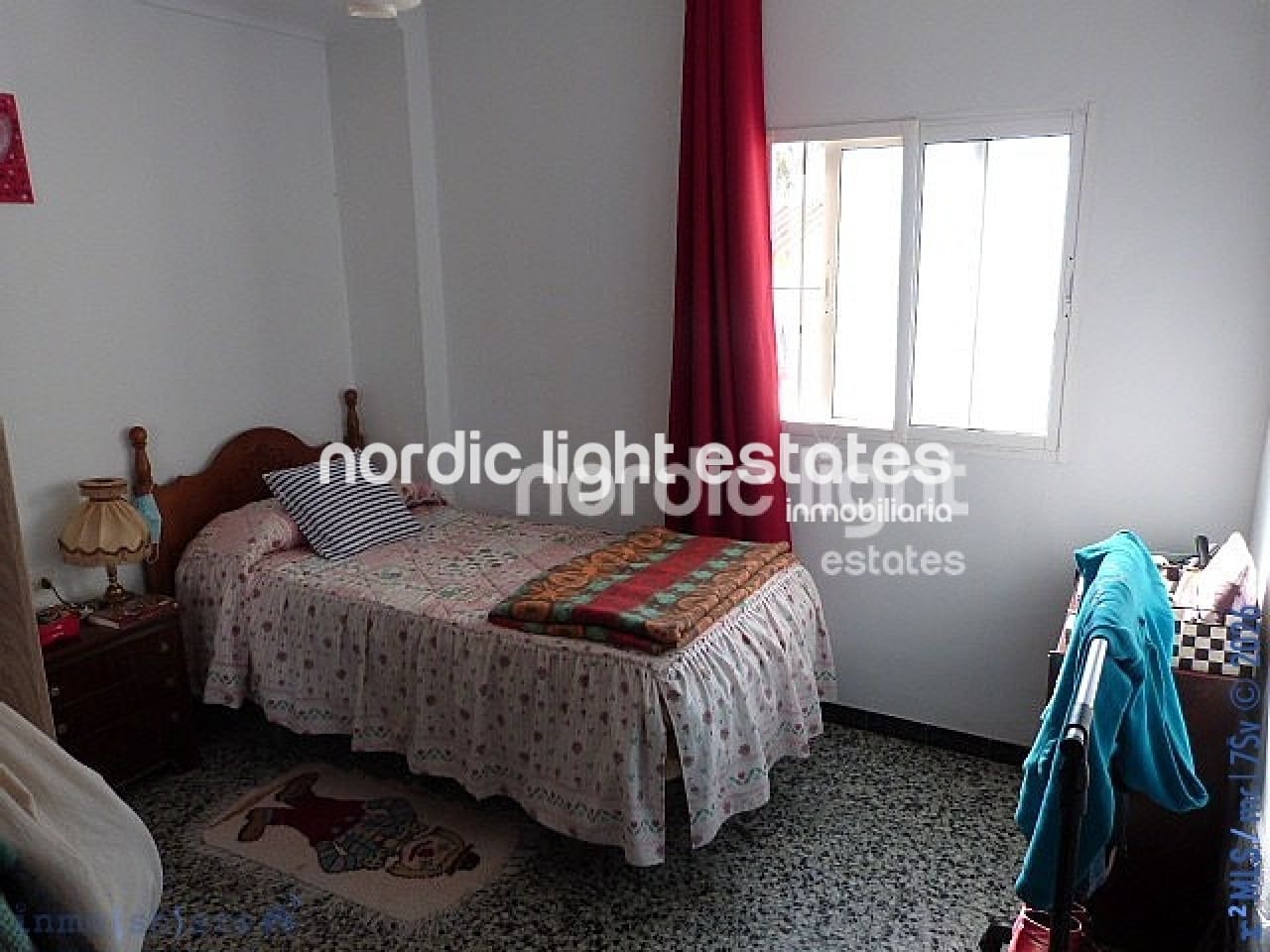 Casa de 4 habitaciones en Algarrobo en venta con garaje - 250.000 € (Ref: 9733656)