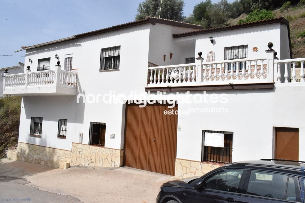 Finca/Casa Rural de 5 habitaciones en Viñuela en venta con piscina garaje - 380.000 € (Ref: 9733657)