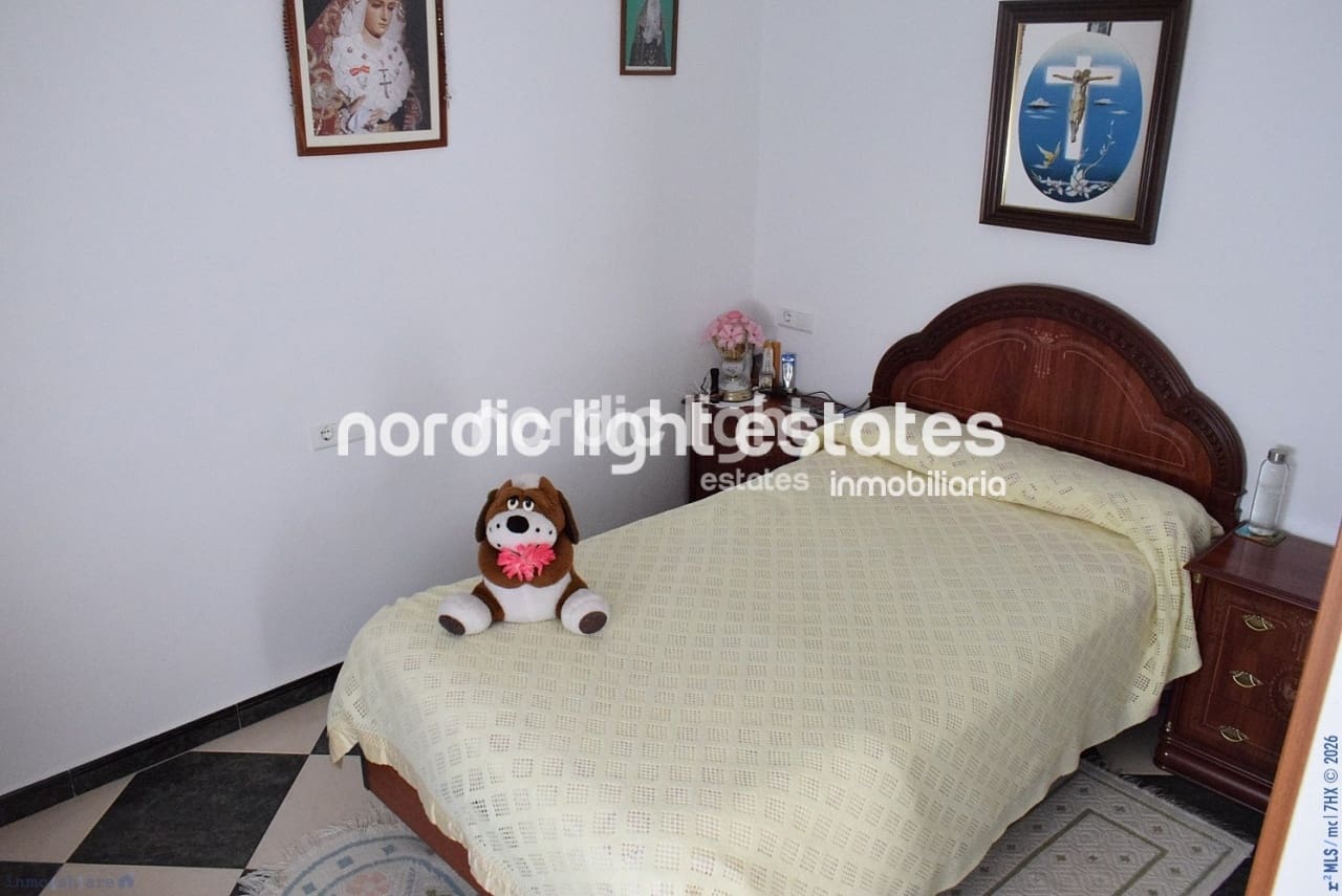 Finca/Casa Rural de 5 habitaciones en Viñuela en venta con piscina garaje - 380.000 € (Ref: 9733657)