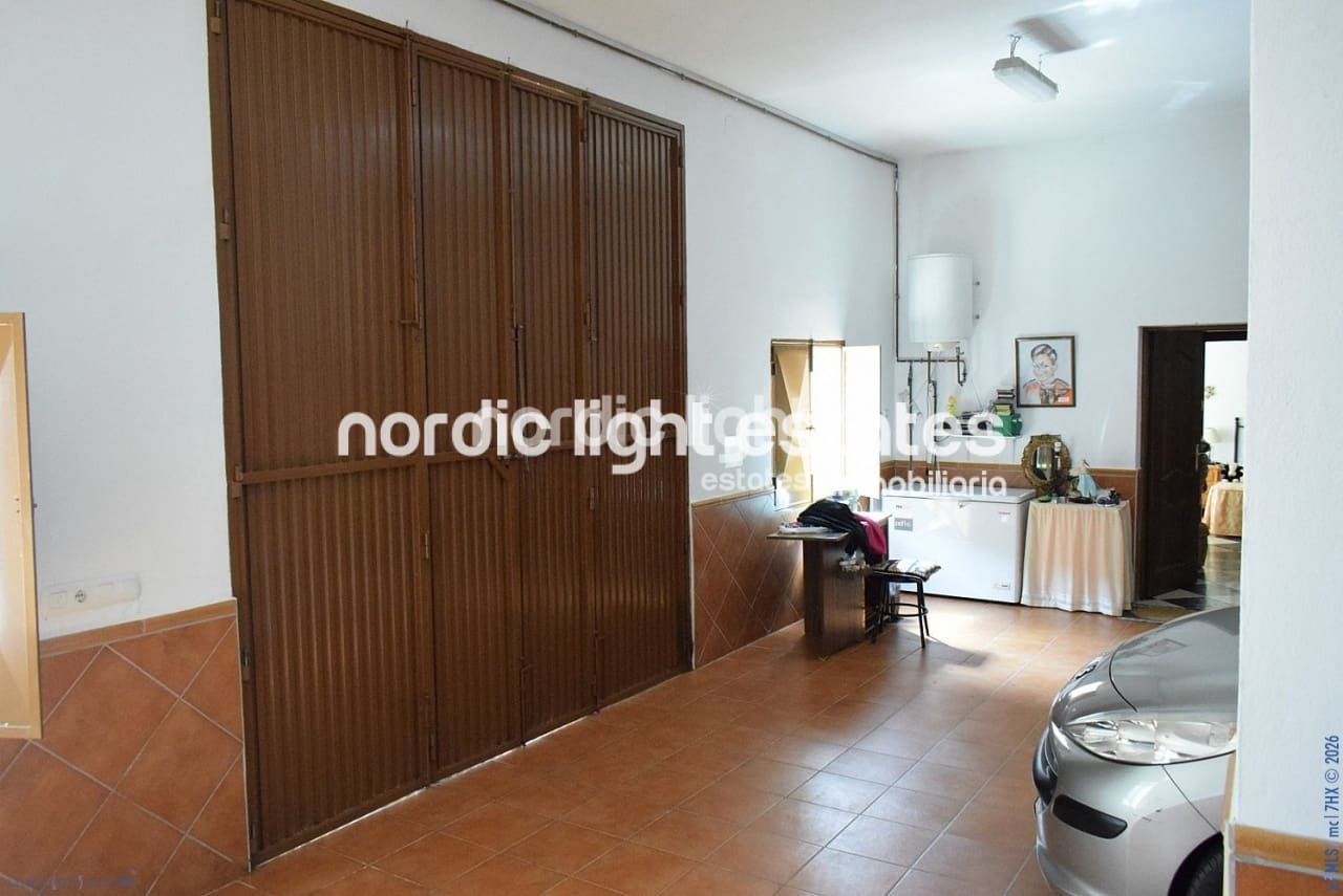 Finca/Casa Rural de 5 habitaciones en Viñuela en venta con piscina garaje - 380.000 € (Ref: 9733657)