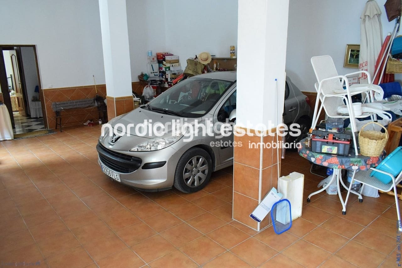 Finca/Casa Rural de 5 habitaciones en Viñuela en venta con piscina garaje - 380.000 € (Ref: 9733657)