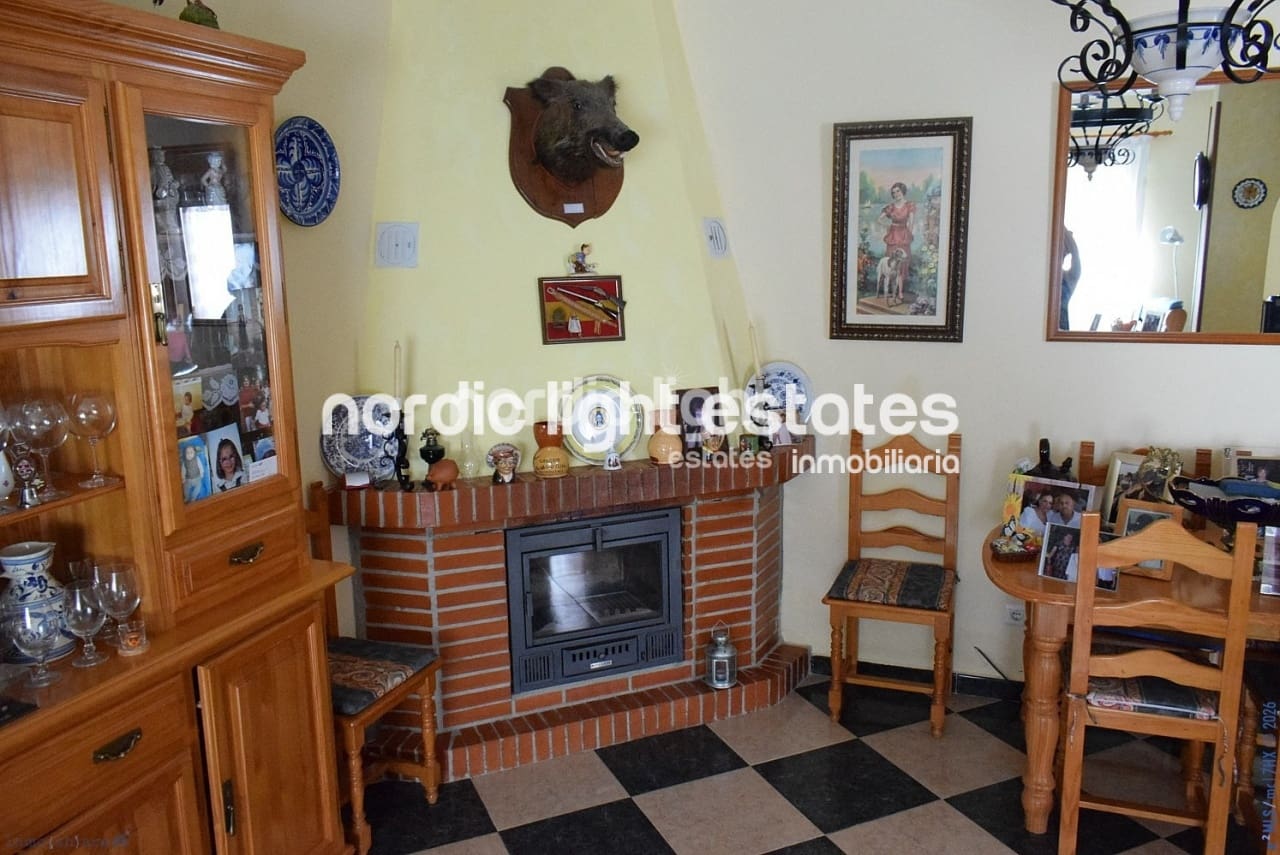 Finca/Casa Rural de 5 habitaciones en Viñuela en venta con piscina garaje - 380.000 € (Ref: 9733657)