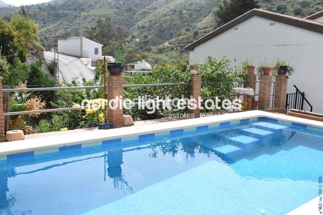 Finca/Casa Rural de 5 habitaciones en Viñuela en venta con piscina garaje - 380.000 € (Ref: 9733657)