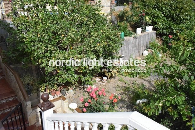 Finca/Casa Rural de 5 habitaciones en Viñuela en venta con piscina garaje - 380.000 € (Ref: 9733657)