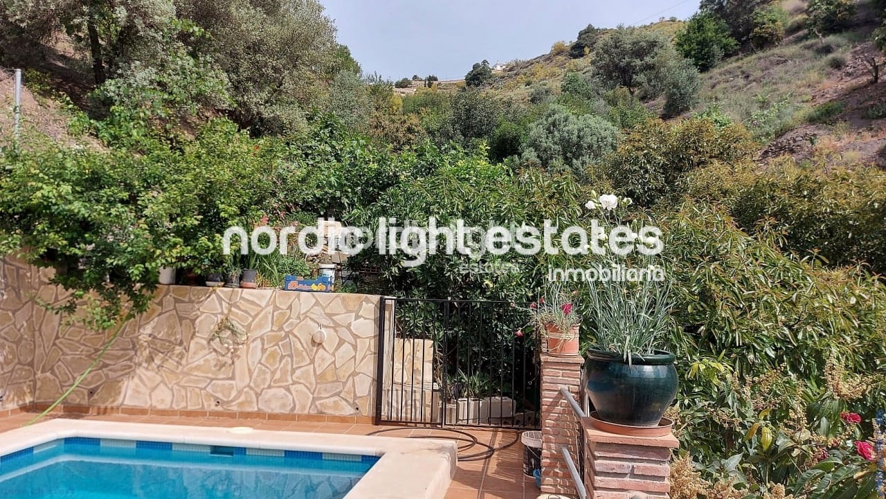 Finca/Casa Rural de 5 habitaciones en Viñuela en venta con piscina garaje - 380.000 € (Ref: 9733657)