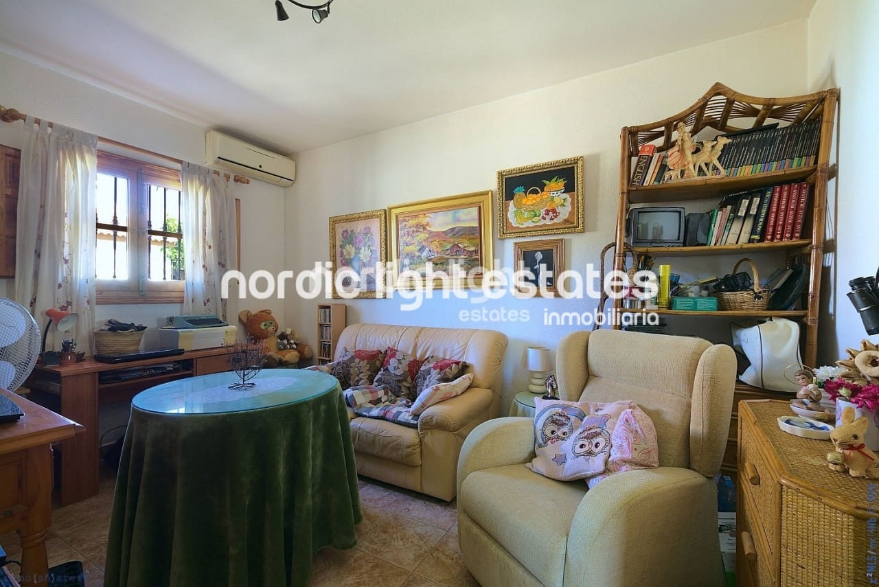 4 bedroom Finca/Country House for sale in Periana with pool garage - € 595,000 (Ref: 9733658)