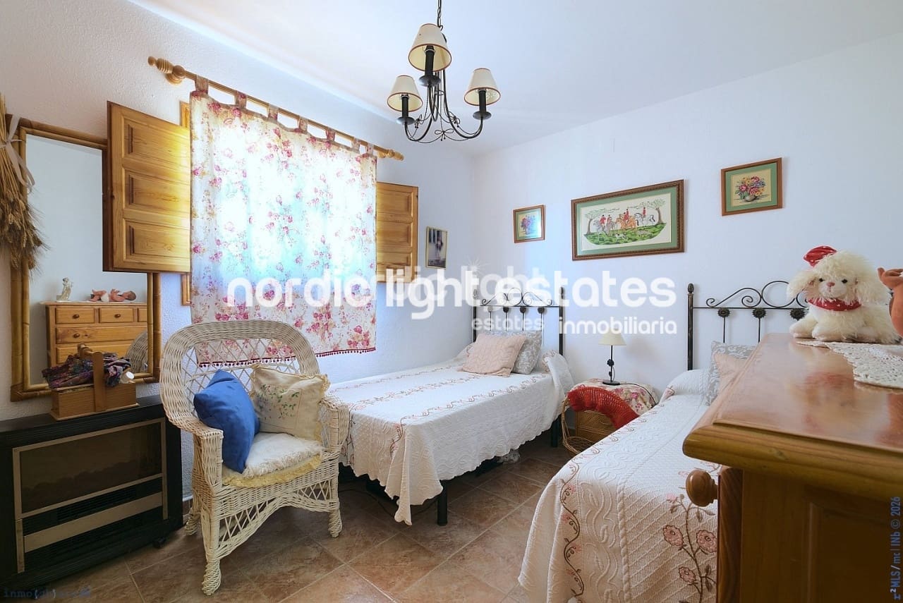 4 bedroom Finca/Country House for sale in Periana with pool garage - € 595,000 (Ref: 9733658)