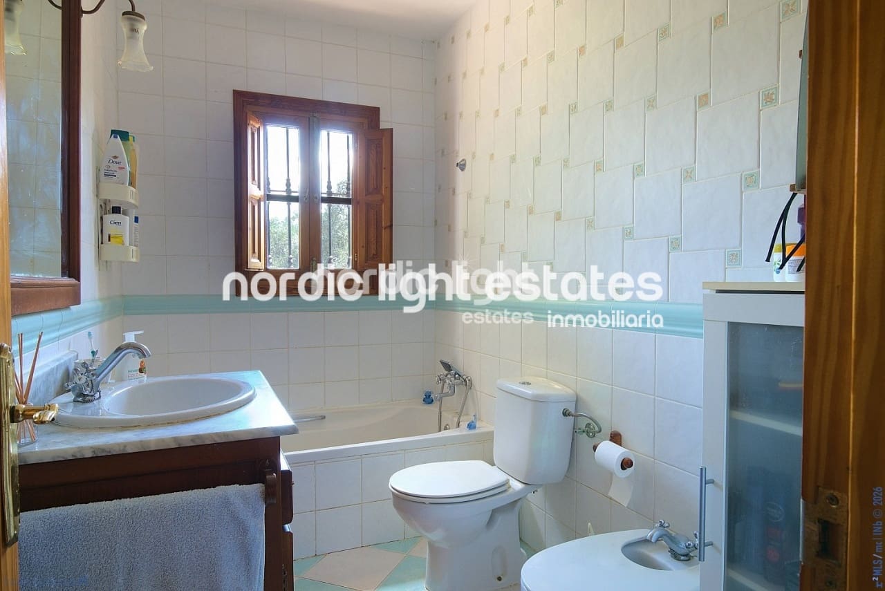 4 bedroom Finca/Country House for sale in Periana with pool garage - € 595,000 (Ref: 9733658)