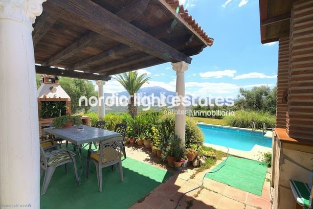 4 bedroom Finca/Country House for sale in Periana with pool garage - € 595,000 (Ref: 9733658)
