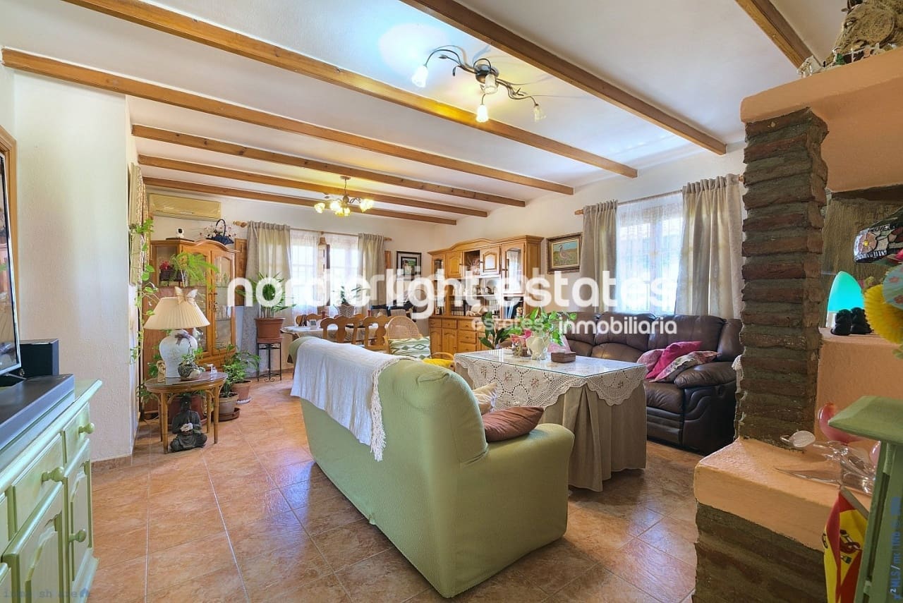 4 bedroom Finca/Country House for sale in Periana with pool garage - € 595,000 (Ref: 9733658)