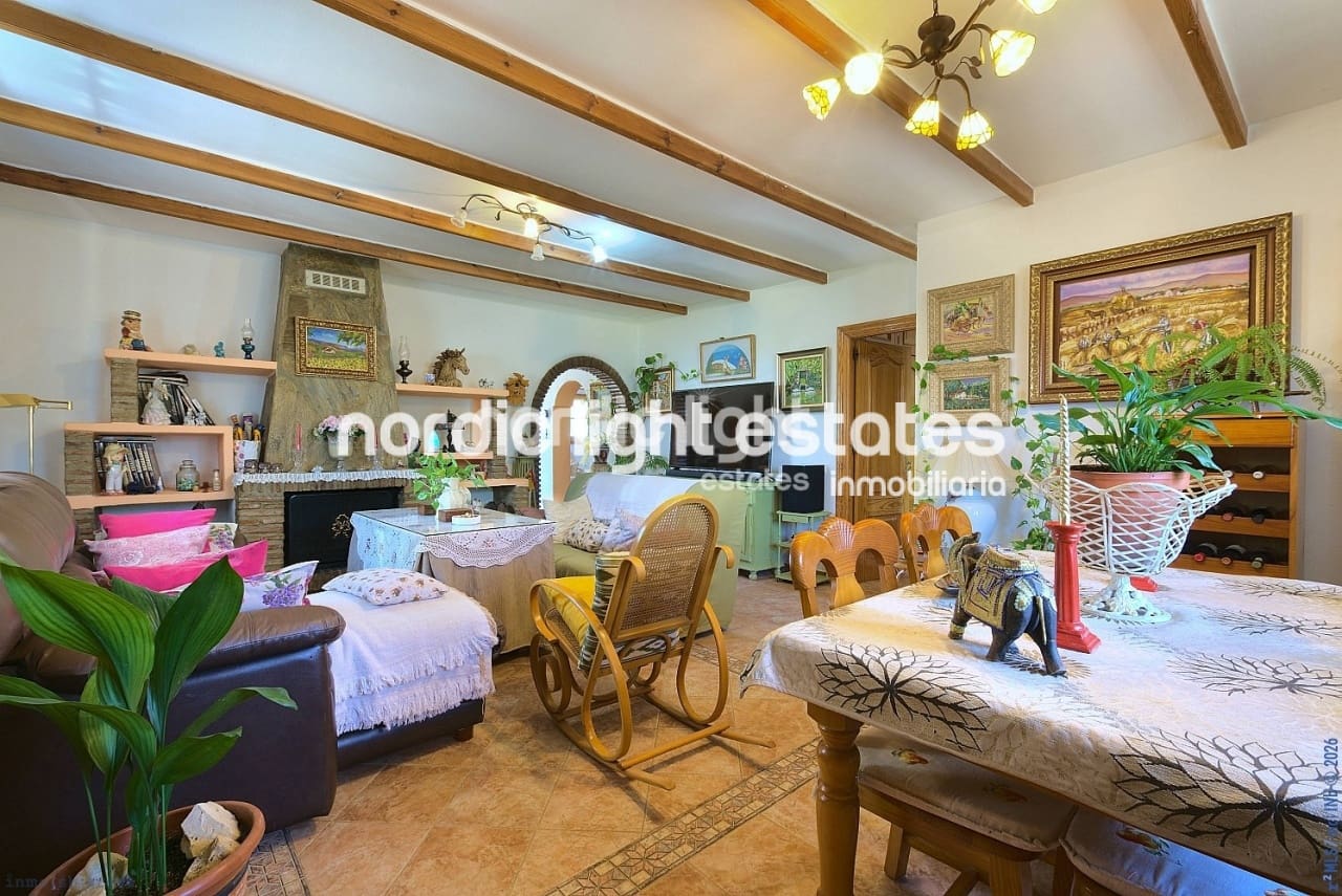 4 bedroom Finca/Country House for sale in Periana with pool garage - € 595,000 (Ref: 9733658)