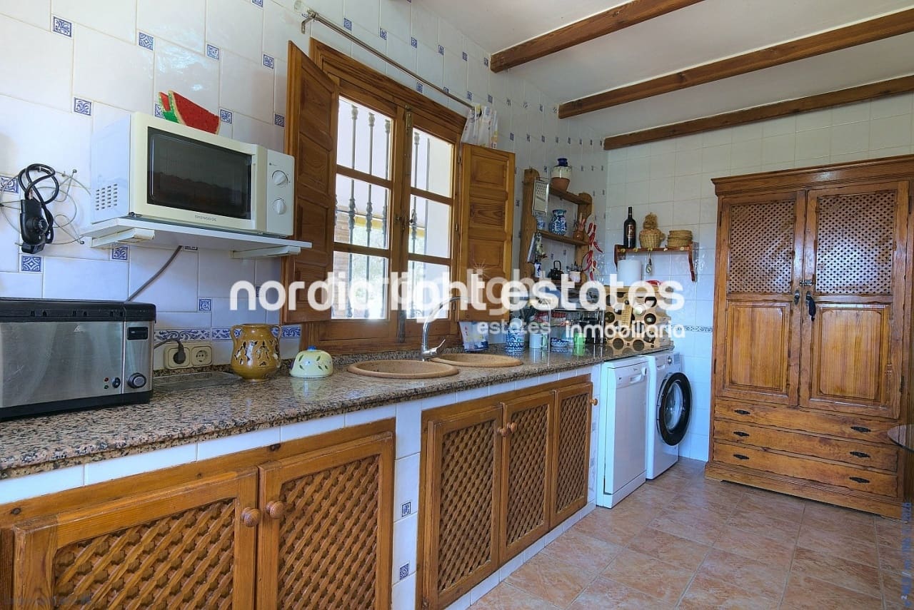 4 bedroom Finca/Country House for sale in Periana with pool garage - € 595,000 (Ref: 9733658)