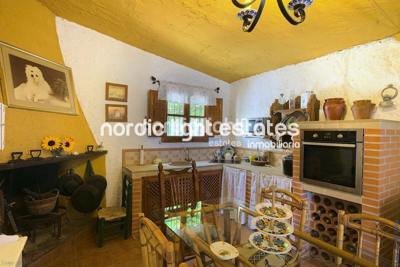 4 bedroom Finca/Country House for sale in Periana with pool garage - € 595,000 (Ref: 9733658)