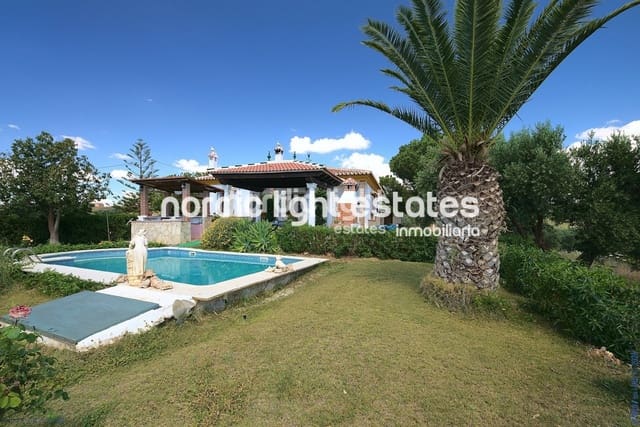 4 bedroom Finca/Country House for sale in Periana with pool garage - € 595,000 (Ref: 9733658)