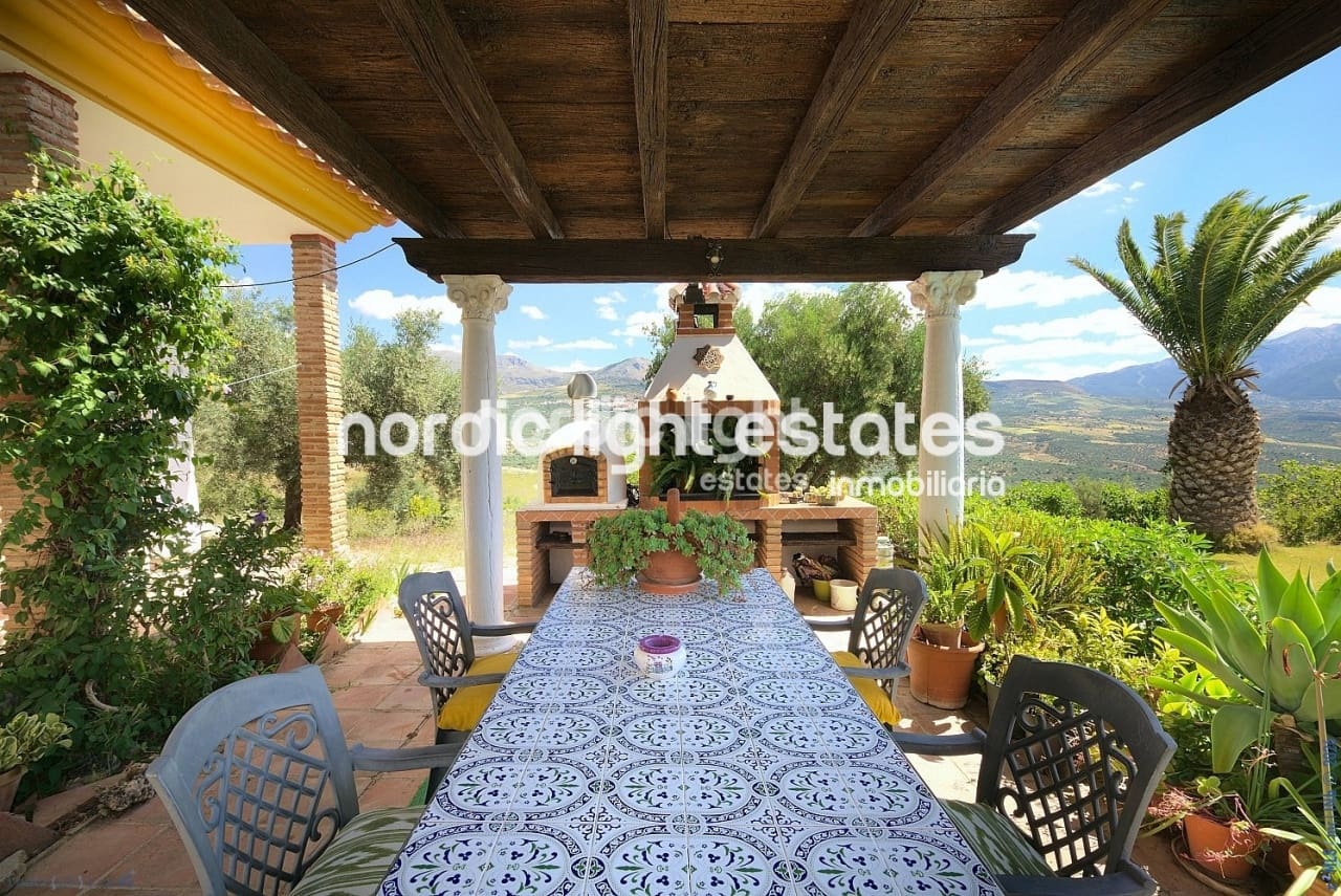 4 bedroom Finca/Country House for sale in Periana with pool garage - € 595,000 (Ref: 9733658)