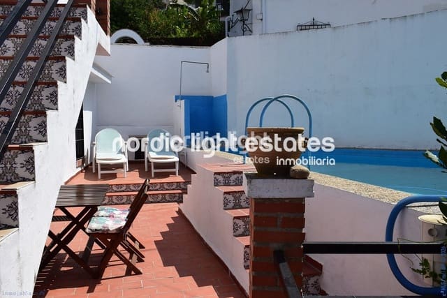 4 bedroom Terraced Villa for sale in Triana, Vélez-Málaga with pool - € 199,000 (Ref: 9733816)