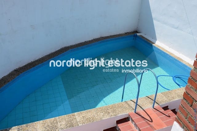 4 bedroom Terraced Villa for sale in Triana, Vélez-Málaga with pool - € 199,000 (Ref: 9733816)