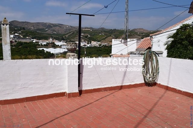 4 bedroom Terraced Villa for sale in Triana, Vélez-Málaga with pool - € 199,000 (Ref: 9733816)
