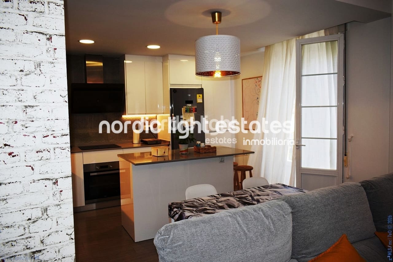 4 sypialnia Dom blizniak na sprzedaż w Velez-Malaga z basenem garażem - 1 200 000 € (Ref: 9736023)