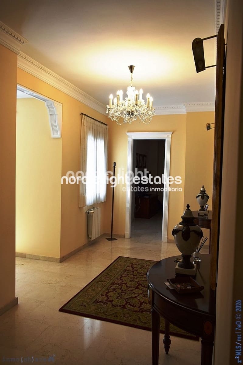 4 sypialnia Dom blizniak na sprzedaż w Velez-Malaga z basenem garażem - 1 200 000 € (Ref: 9736023)